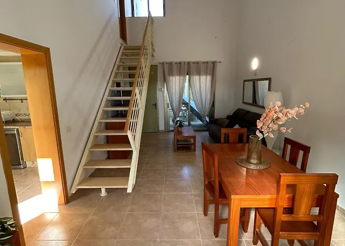 Montana Roja Patios El Médano